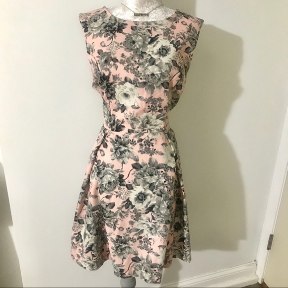 Forever 21 Dresses & Skirts - Floral Dress